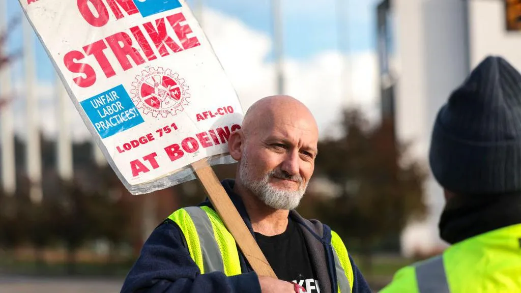 Boeing workers end 7-week strike on 38% pay rise deal