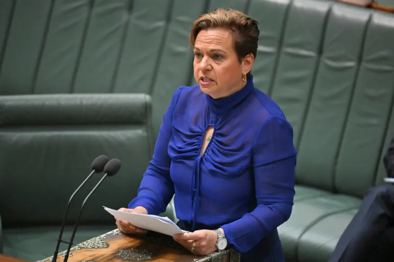 Australia proposes $32m fine for social media firms flouting under-16s ban