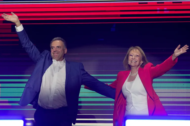Uruguay: Yamandu Orsi wins run-off presidential election