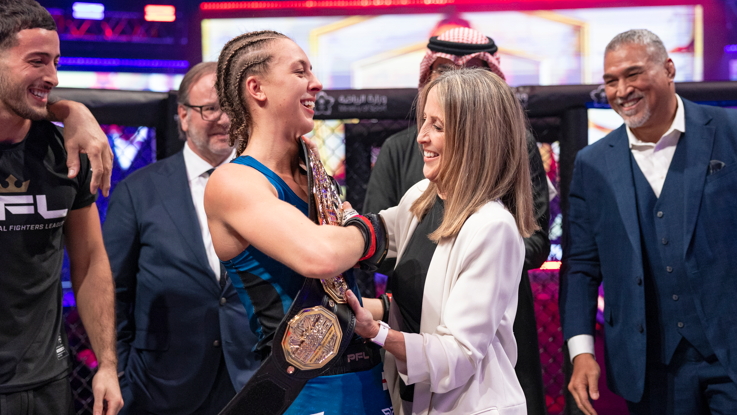 Dakota Ditcheva celebrates with her mother Lisa Howarth