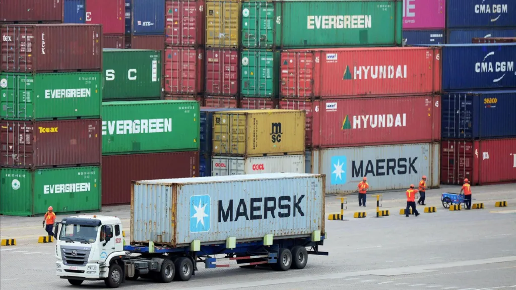 Trump vows tariffs in Mexico, Canada and China on day one