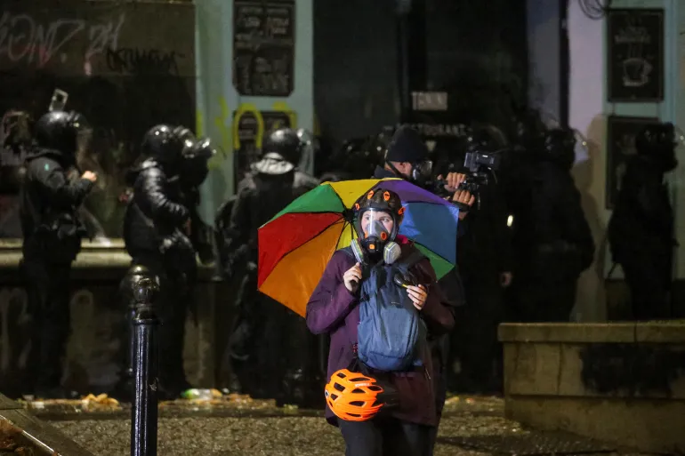 Georgia: Opposition leader arrested as pro-EU protest rages