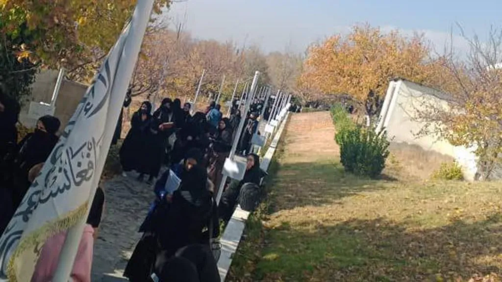 Afghanistan: Women ‘banned from midwifery courses’ amid Taliban restriction