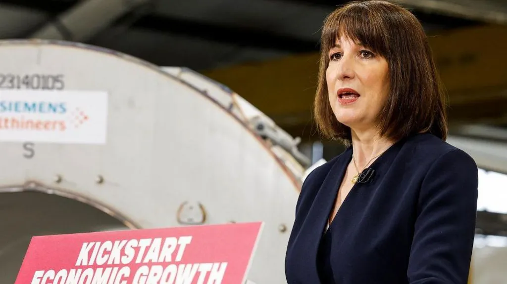 UK Finance Minister backs Heathrow expansion to boost growth