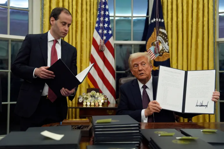 Capitol attack: Trump grants clemency to all charged