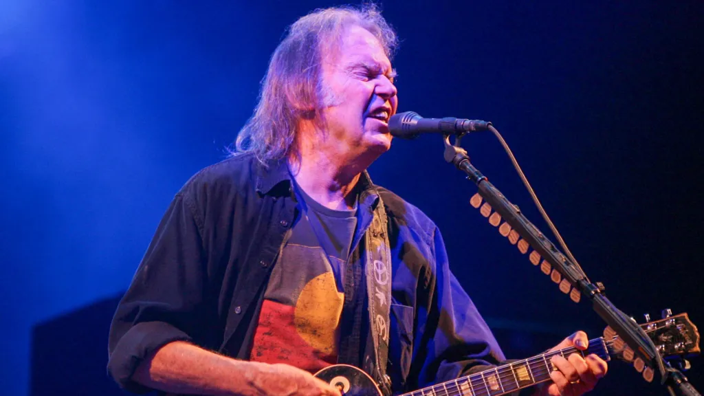 Neil Young turns down Glastonbury slot