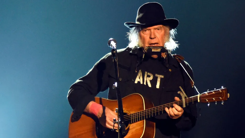 Neil Young reverses his Glastonbury ‘boycott’
