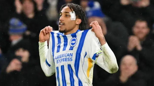 Pedro penalty after freak foul denies Arsenal to Brighton
