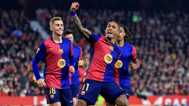 Lopez scores and sent off as Barcelona beat Sevilla 4-1