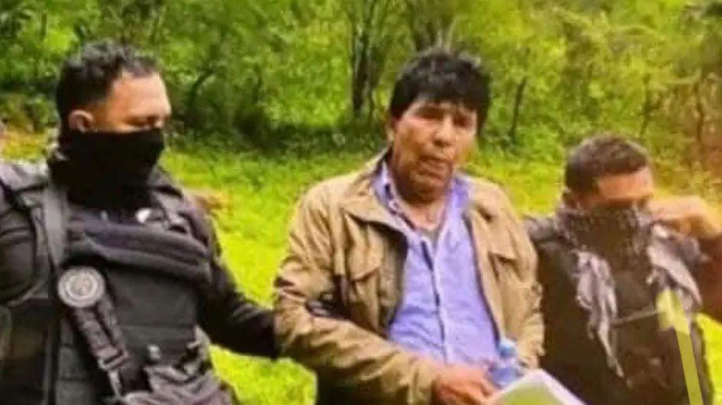 Notorious Mexican drug lord among 29 extradited to US