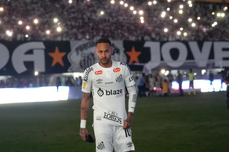 Neymar makes emotional Santos return after 12 years
