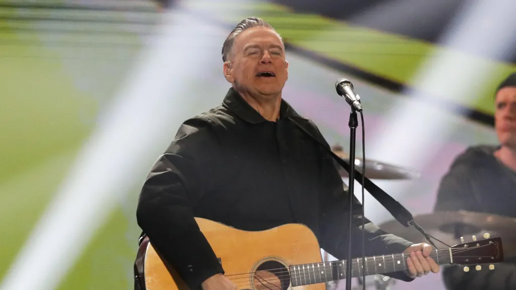 ‘Grease and rags’ sewer fatberg halts Bryan Adams concert