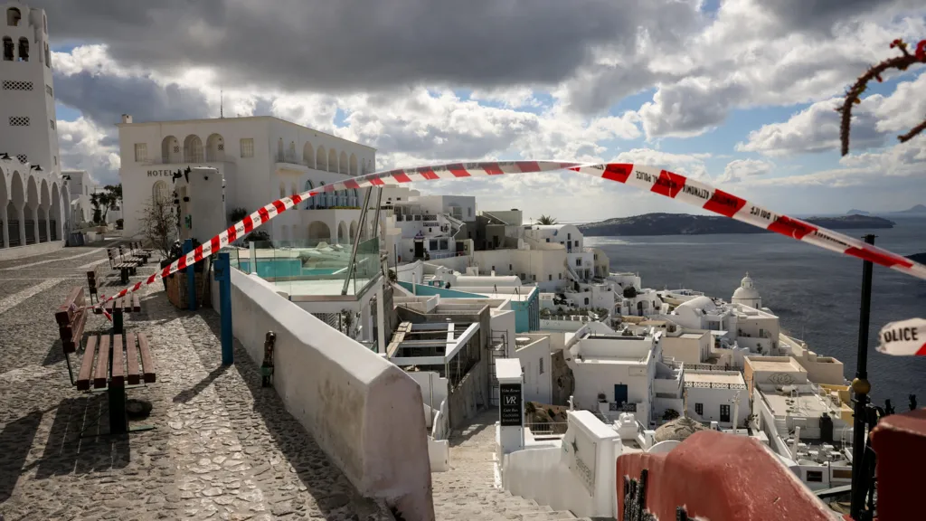Strongest earthquake yet hits Santorini