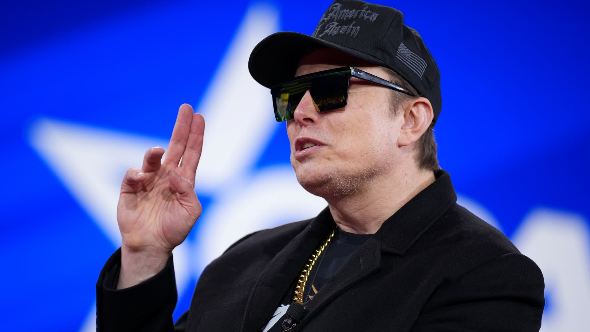 Federal workers left confused as Musk doubles down on threat